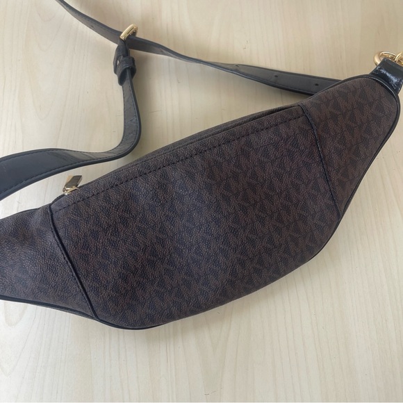 Michael Kors Belt Bag - Picture 3 of 9